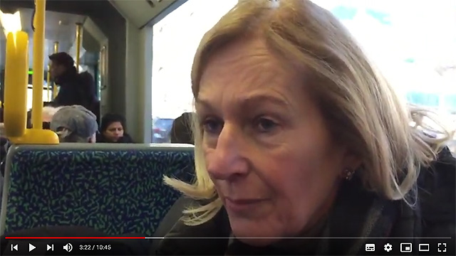 Oberbürgermeisterwahl Frankfurt 2018, Frau Dr. Weyland in Tram 11