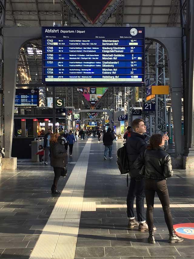 Frankfurt Hauptbahnhof ist der größte Bahnhof in Frankfurt am Main